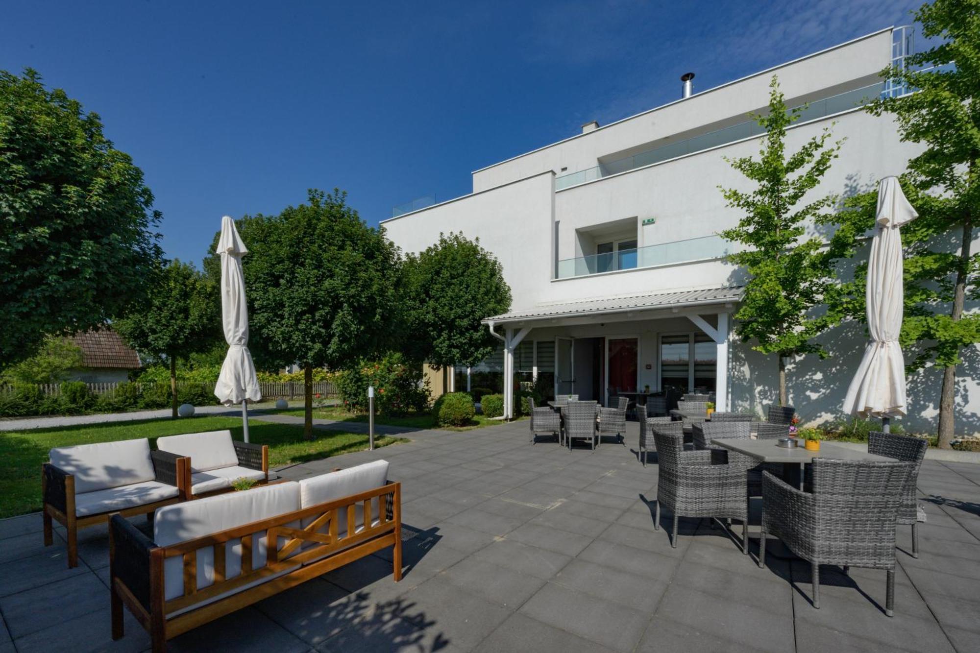 Hotel Magdalena Zagreb Exterior photo