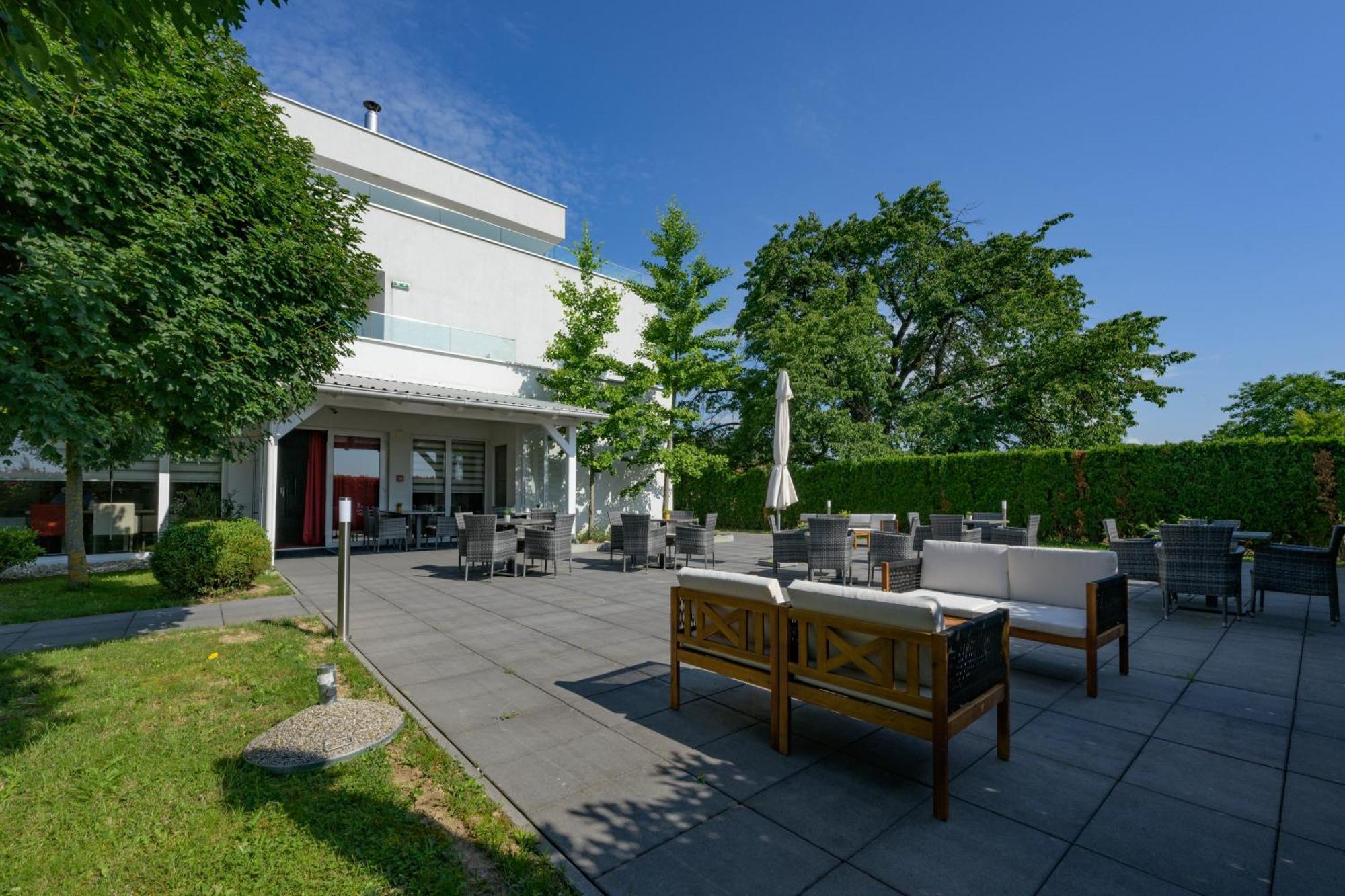 Hotel Magdalena Zagreb Exterior photo